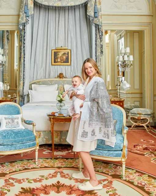 Atelier Choux Carré Chateau Choux Swaddle