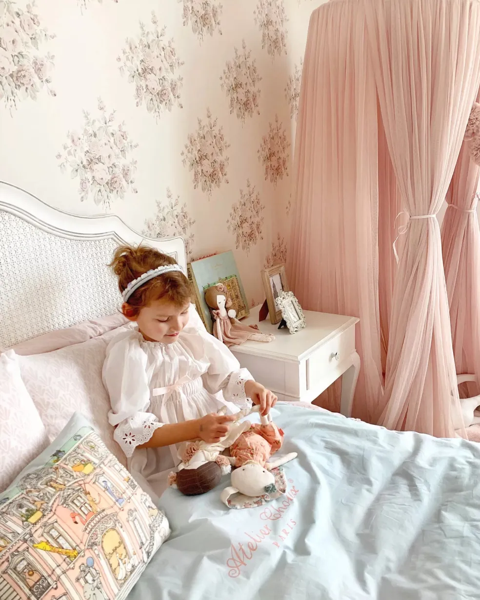 Atelier Choux Satin Cushion – Monceau Mansion