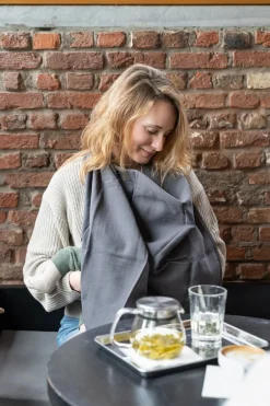 Doomoo Mom'N Play: Multi-Functional Nursing Cover With Teether