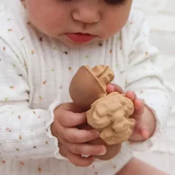 Oli&Carol Nutty the Walnut Teether