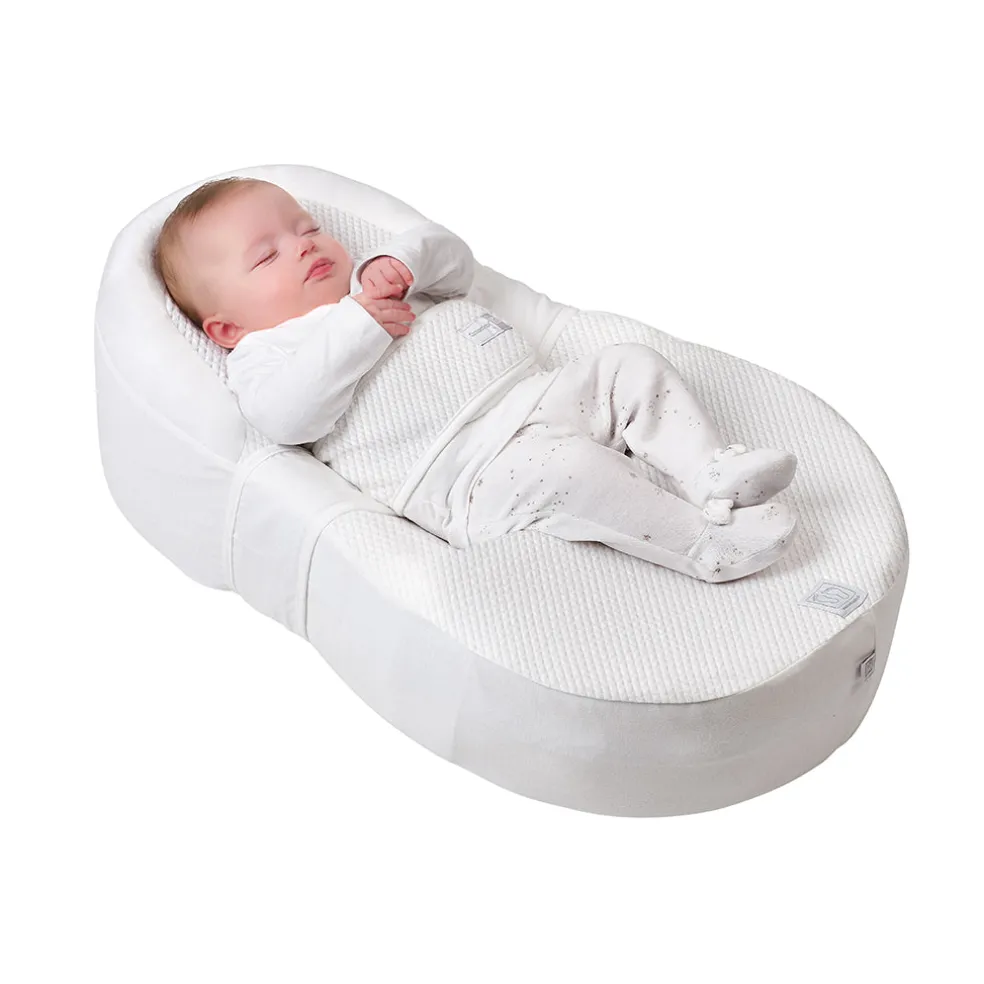 Red Castle Cocoonababy Nest with Fitted Sheet