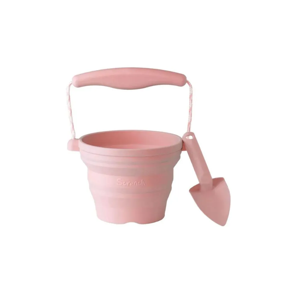 Scrunch in the Garden – seedling pot and trowel