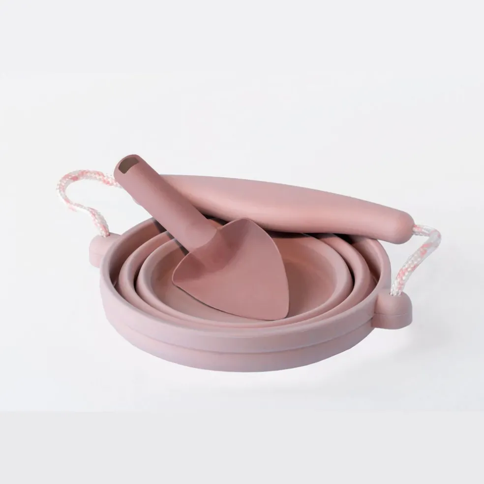 Scrunch in the Garden – seedling pot and trowel