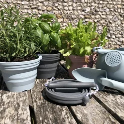 Scrunch in the Garden – seedling pot and trowel